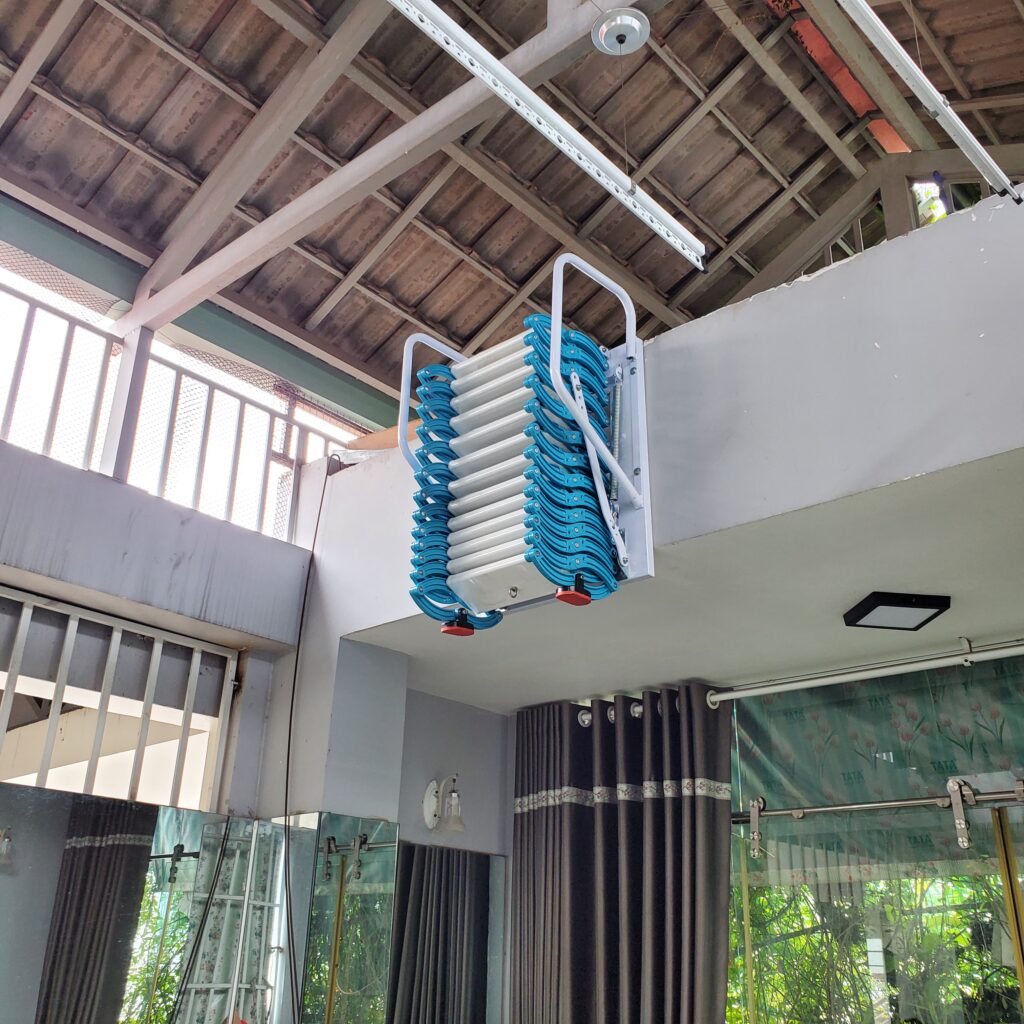 Lắp đặt thang xếp ốp tường tại Lê Văn Quới - Bình Tân